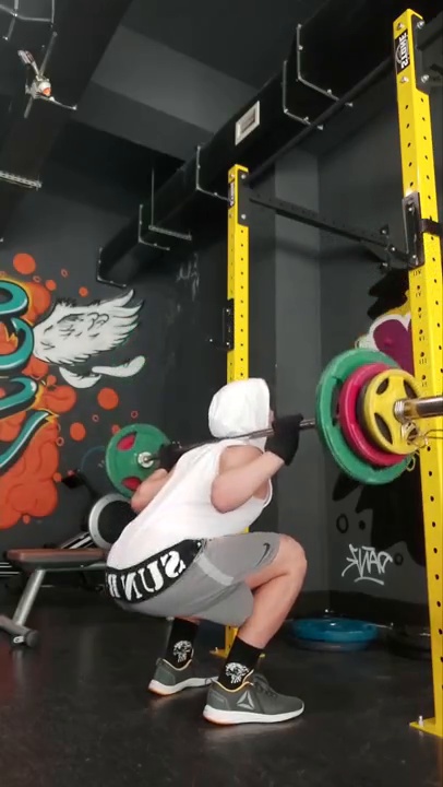 Bottom position – rep 1 (depth and pelvic position)